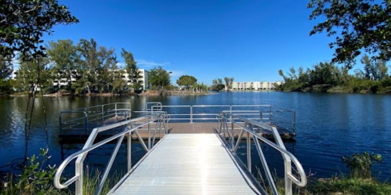 Floating Docks vs. Fixed Docks: Why Floating Wins the Summer